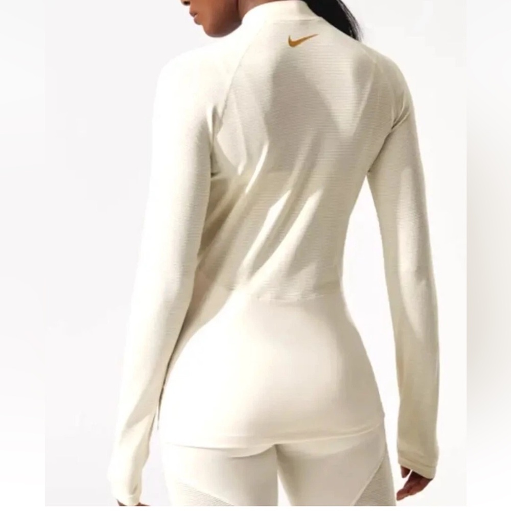 Nike Women's Long Sleeve Champagne Sparkle Slim Fit Training Top | Women’s M